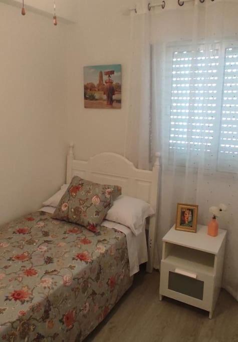 Cozy And Well Connected Apartment Sevilla Kültér fotó