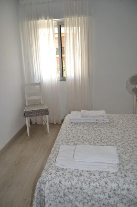 Cozy And Well Connected Apartment Sevilla Kültér fotó
