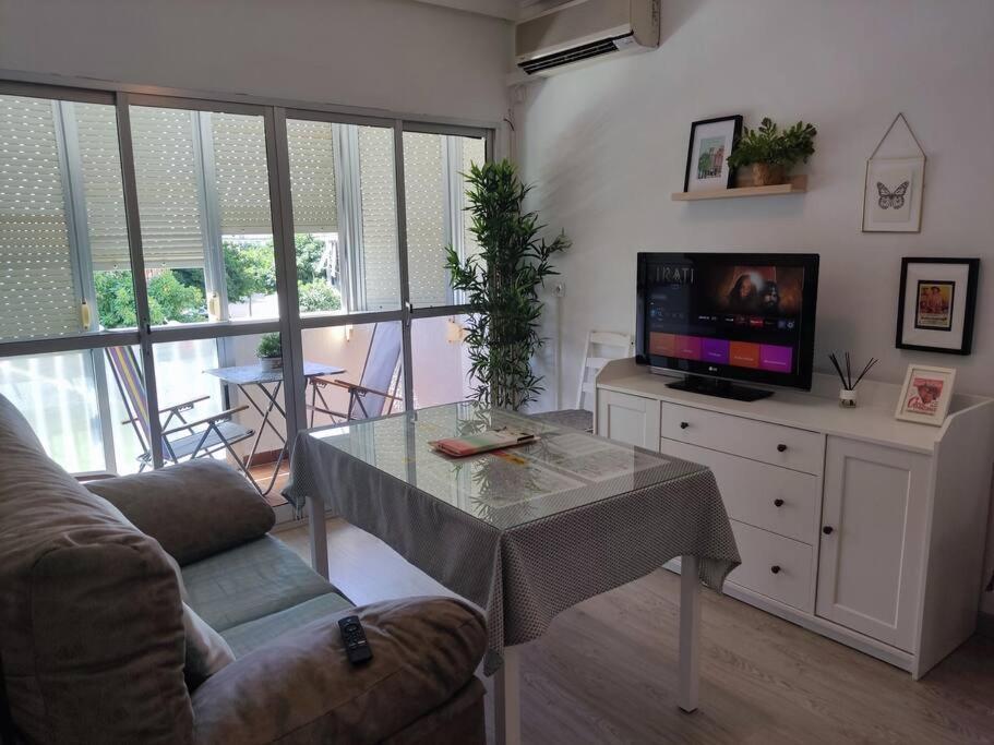 Cozy And Well Connected Apartment Sevilla Kültér fotó